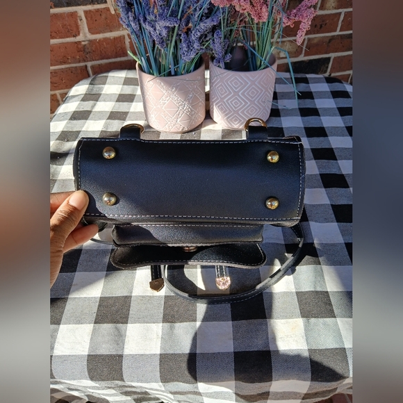 Floral Embroidered Black Crossbody Bag Black. Has Feet On Bottom. - Picture 5 of 9